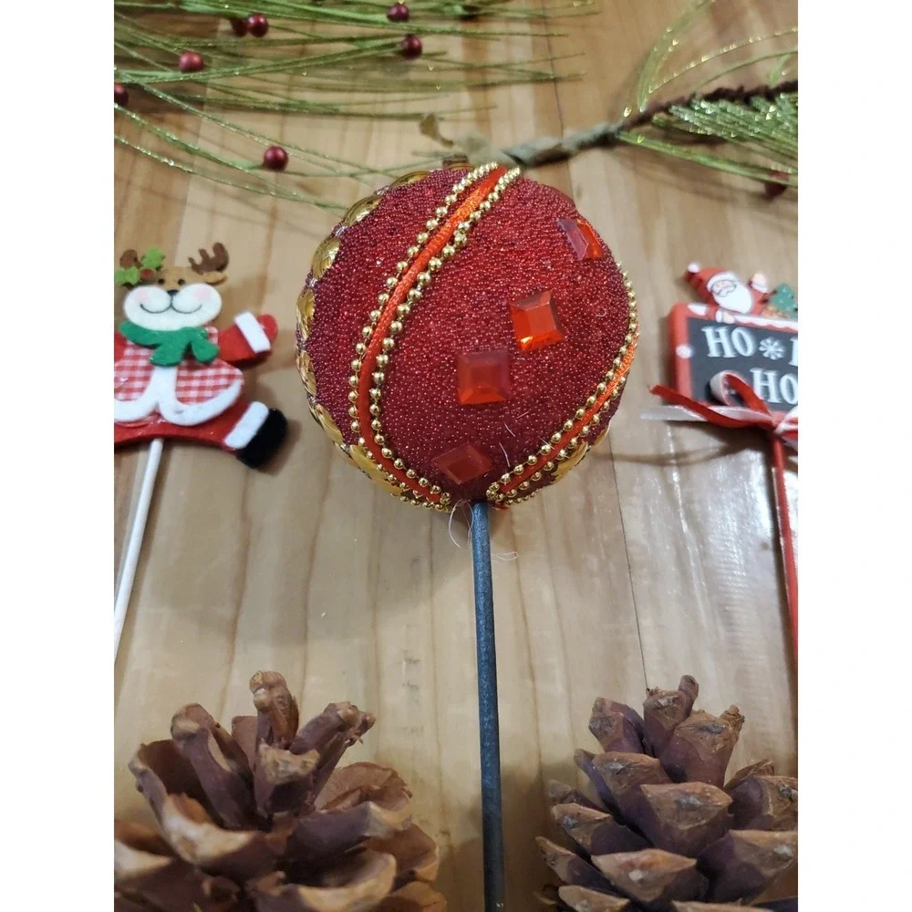 Lot Of Christmas Floral Picks‎ Pinecones Maple Clips Lot Of 18